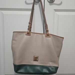 Dooney & Bourke